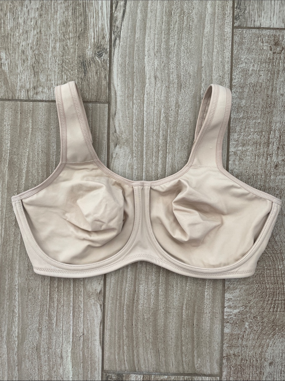 Wacoal beige Simone sports bra, size 40DD